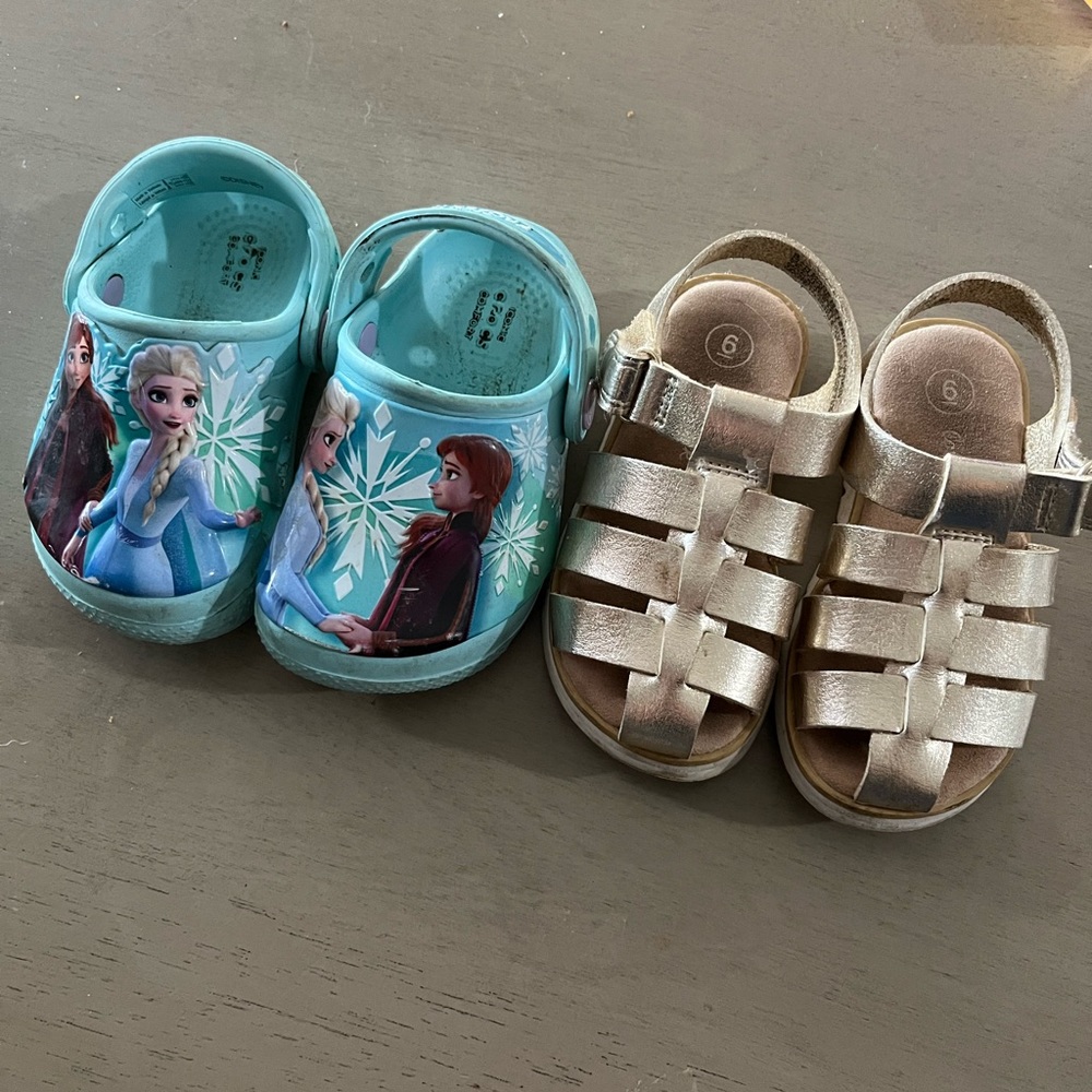 Infant girls sandals size 6